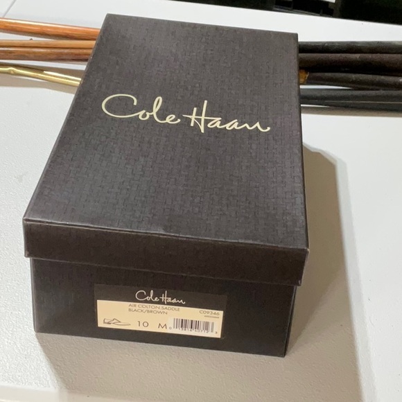 Like New! Men’s size 10M Cole Haan Oxford Shoe - Picture 5 of 5